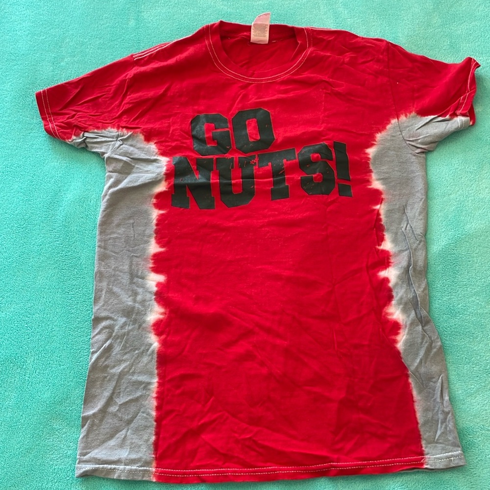 Ohio State Go Nuts tee size small. Gildan.